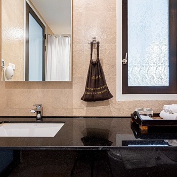 Grand Deluxealt=